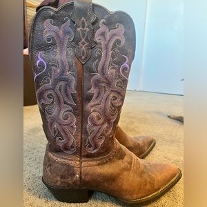 Justin women’s stampede boots size 8B